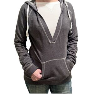 Junior’s Medium Converse One Star Long Sleeve Gray V-neck Pullover Hoodie